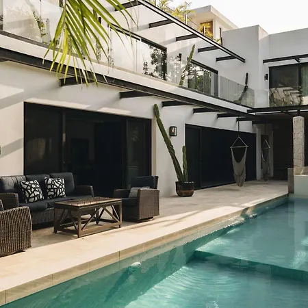 Stylish Villa 4Br Concierge Services & Pool Gated