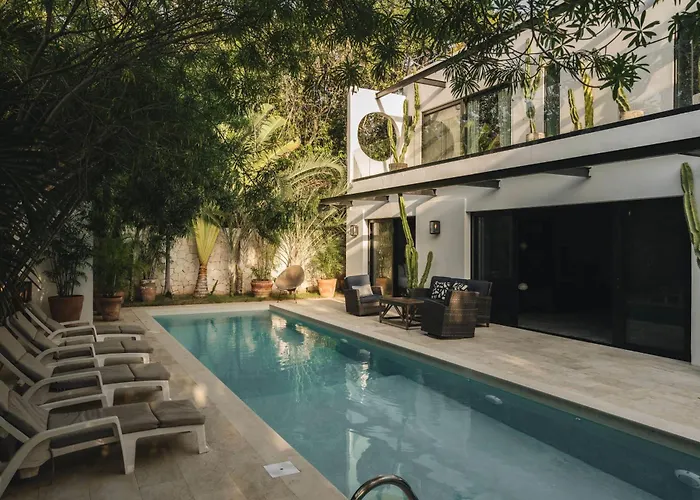 Elegant Gated Place Full Concierge Villa