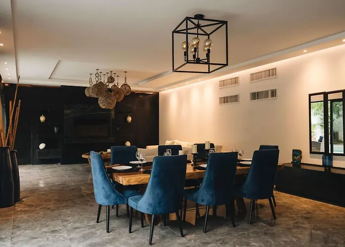 Elegant Gated Place Full Concierge Villa *