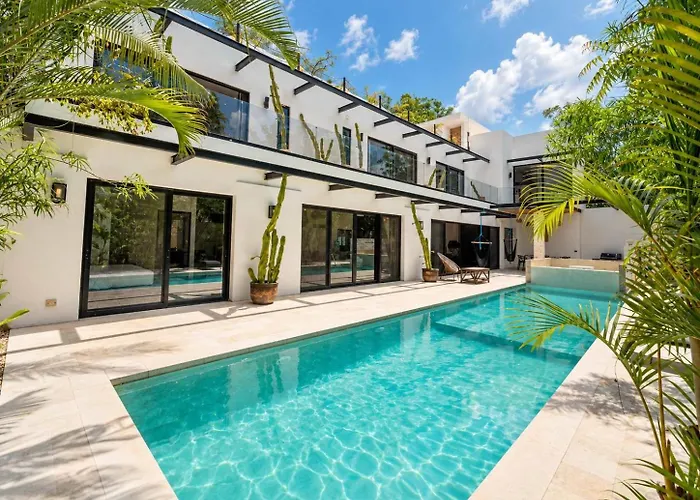 Elegant Gated Place Full Concierge
