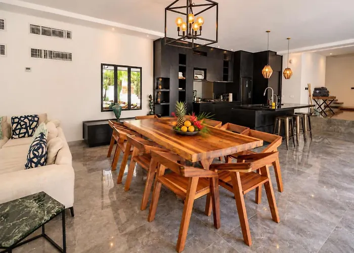 Elegant Gated Place Full Concierge Villa