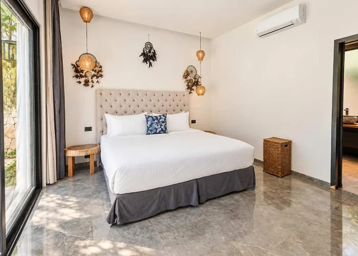 Elegant Gated Place Full Concierge *
