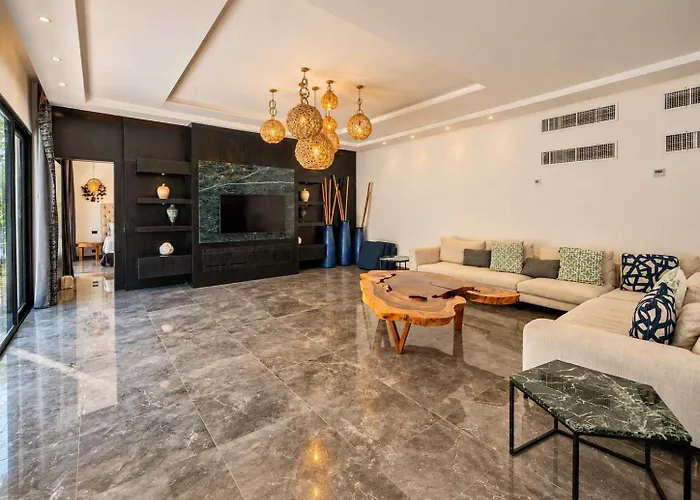 Elegant Gated Place Full Concierge