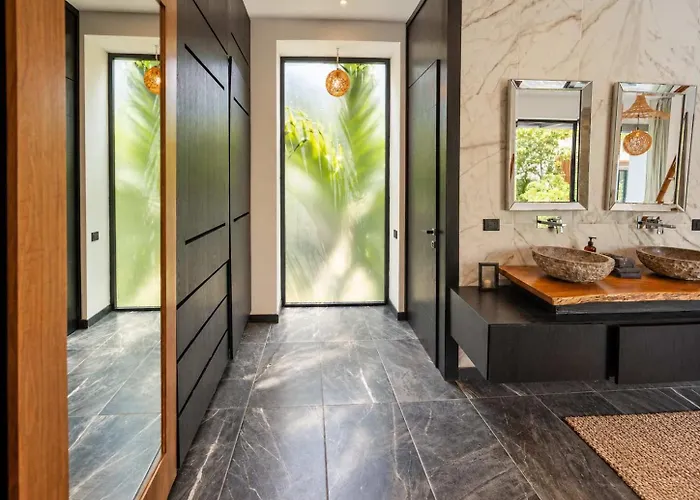 Elegant Gated Place Full Concierge *