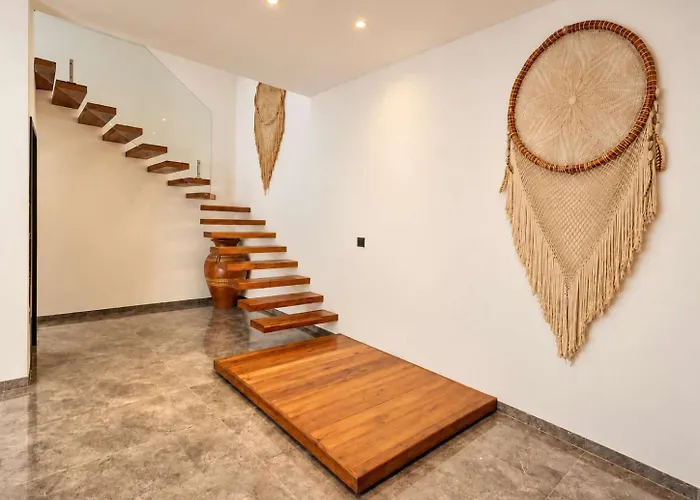 Elegant Gated Place Full Concierge