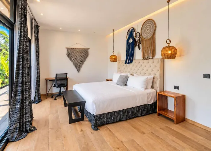 Elegant Gated Place Full Concierge Villa *