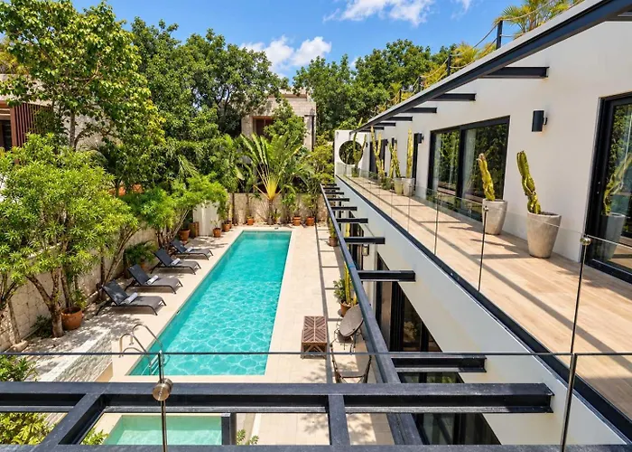 Elegant Gated Place Full Concierge Villa