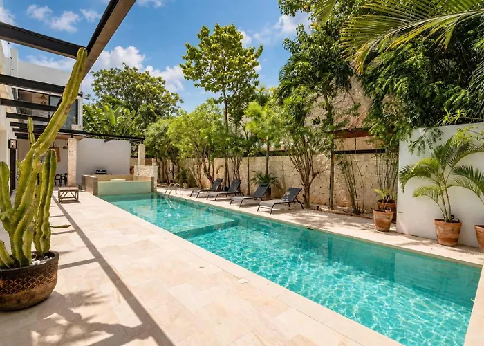 Elegant Gated Place Full Concierge *